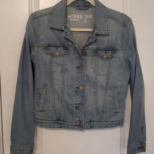GAP 1969 light wash jean jacket